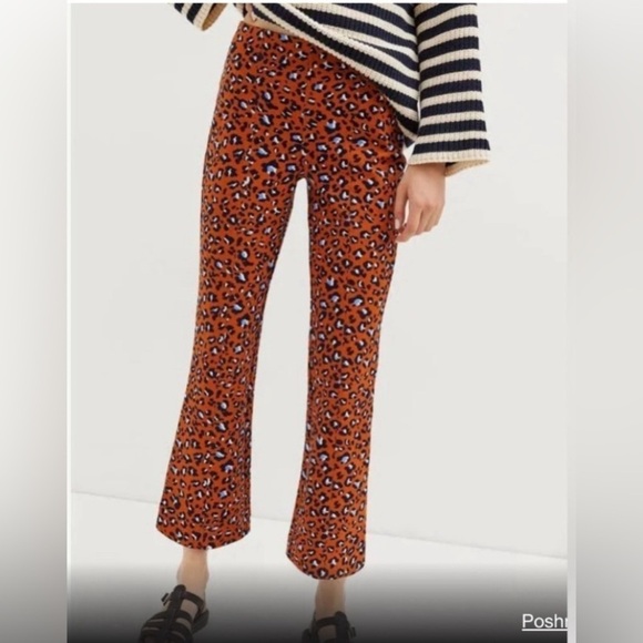 Anthropologie Maeve Kick Flare Pants
Brown Motif Leopard Print SMALL - Picture 2 of 6